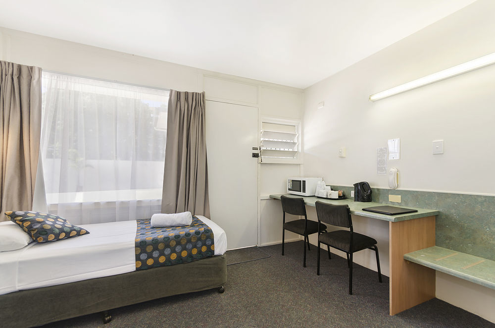 Beach House Motel Townsville Exterior photo