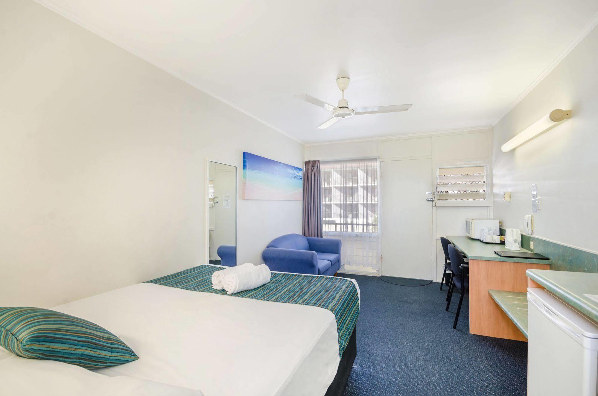 Beach House Motel Townsville Exterior photo