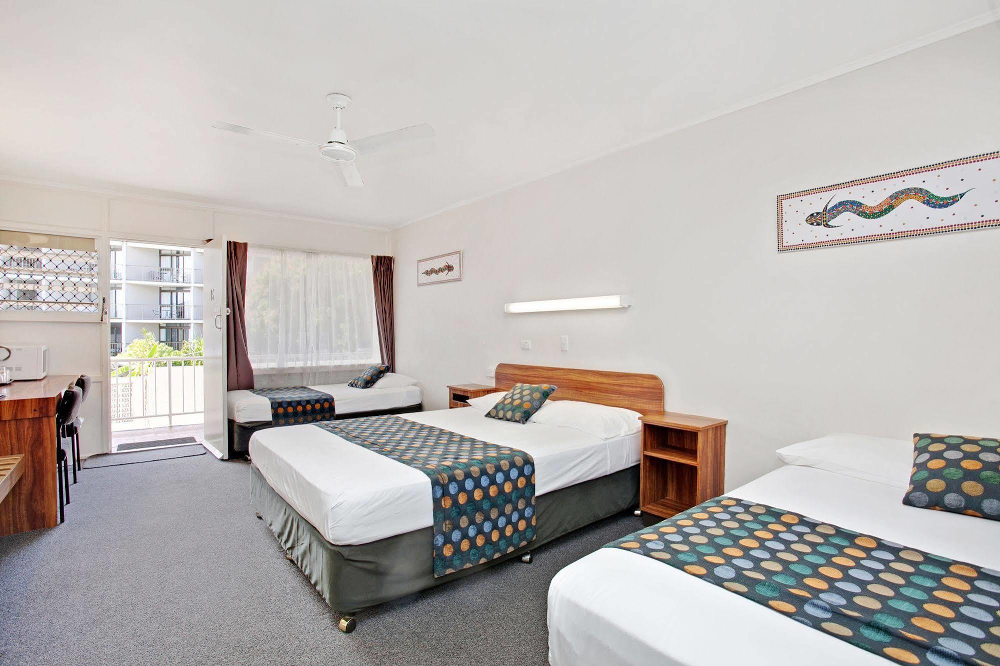 Beach House Motel Townsville Exterior photo